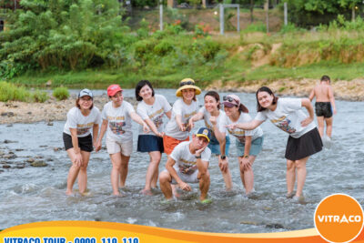 Dòng suối chảy ngang Bana Rita